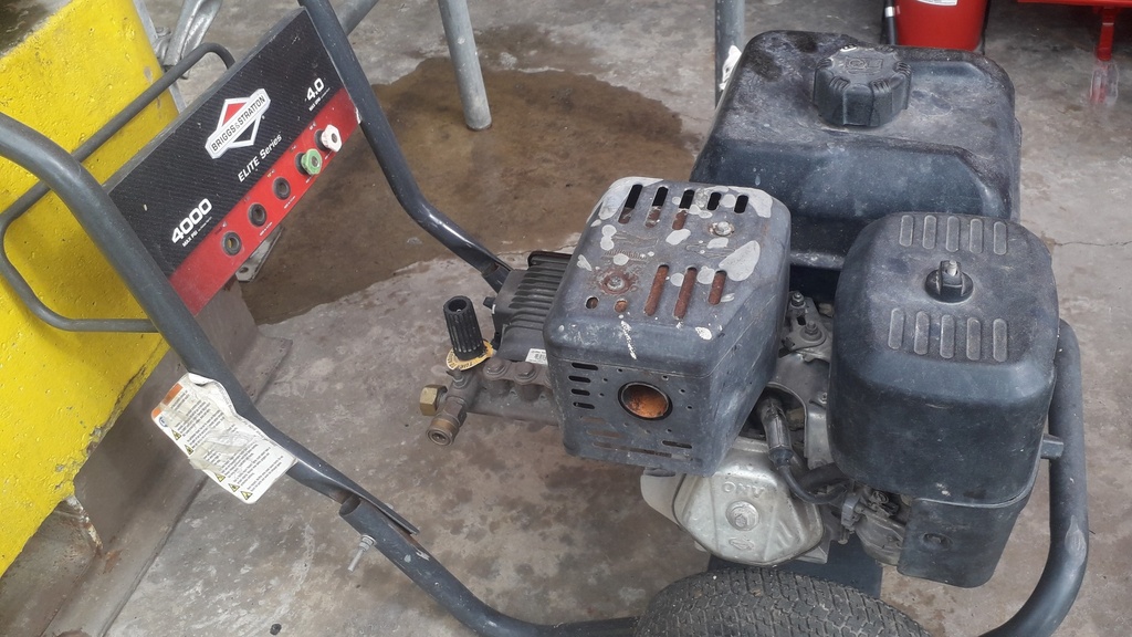 BRIGGS & STRATTON Pressure Washer